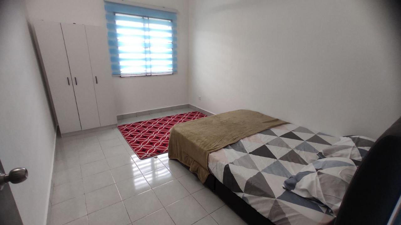 Aisya Homestay Bajet Karak Setia Exteriör bild